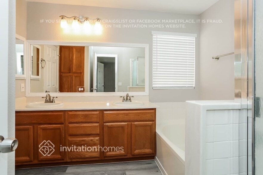 Building Photo - 9432 Deer Lodge Ln