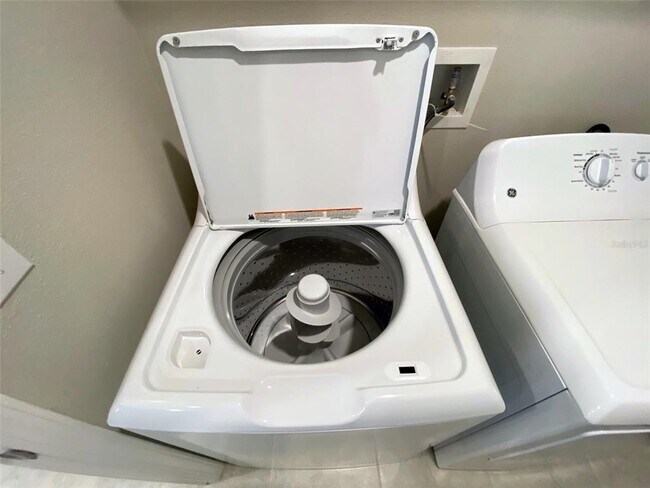 Building Photo - 3816 Hanover Dr