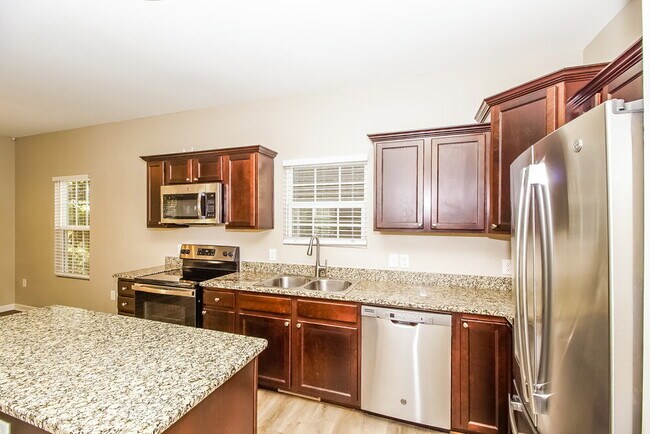 Building Photo - 109 Lookout Point Pl