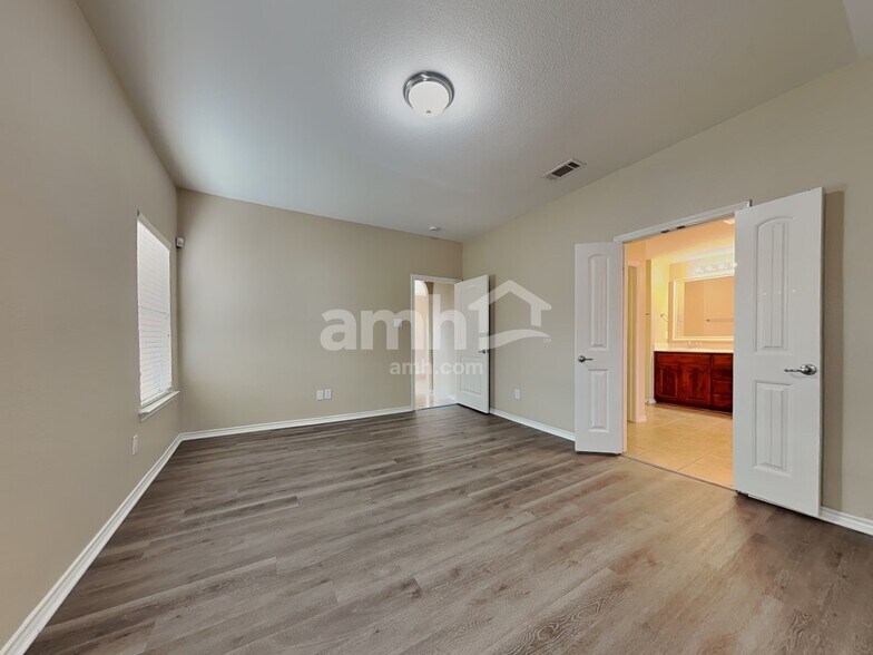 Building Photo - 5040 Britton Ridge Ln