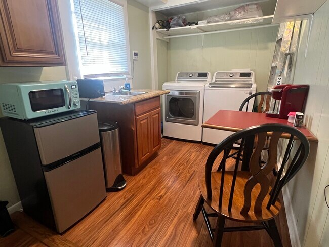 Kitchenette - 2424 Lapeyrouse St