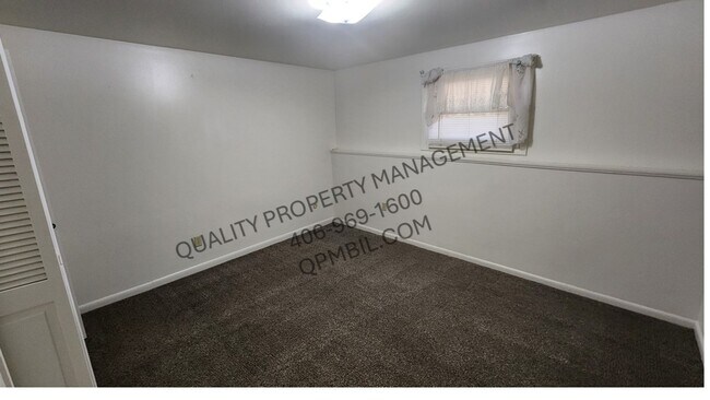Building Photo - Spacious 3BD/2BA Duplex with Garage in Pri...