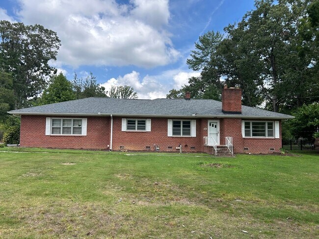 Building Photo - 407 Elizabeth Dr