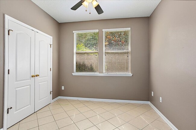 Building Photo - Beautiful Townhouse on preserve in highly ...