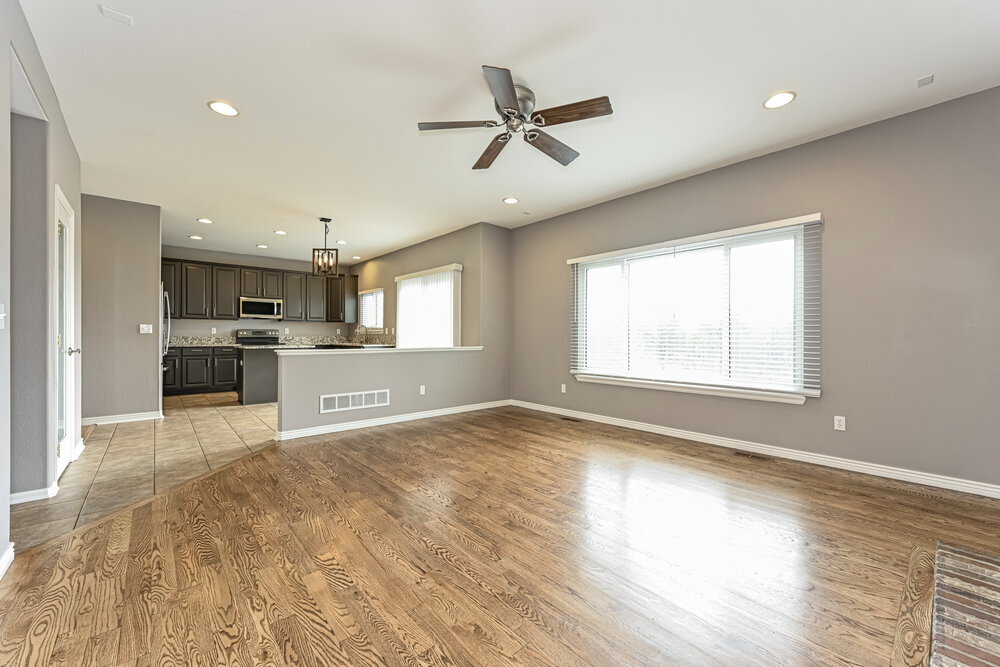 Building Photo - 858 Sundown Dr