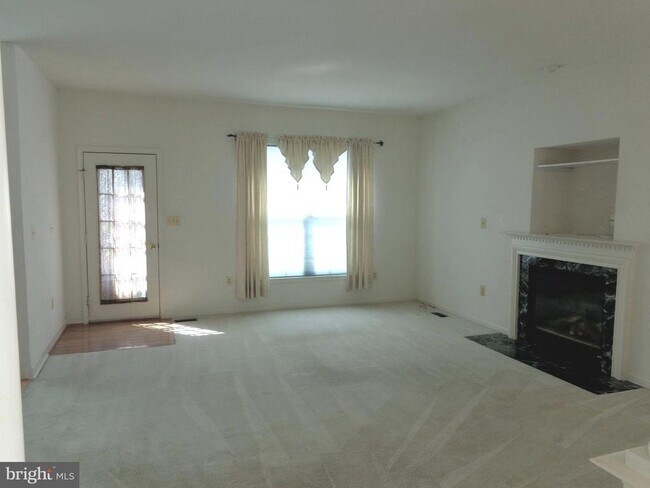 Building Photo - 14574 Crown Hollow Ct