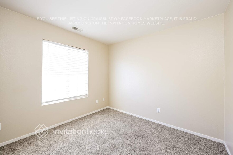 Building Photo - 3043 Roadrunner Dr
