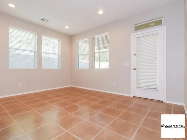 Building Photo - 21004 W Edith Way