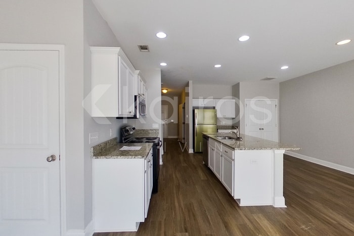 Building Photo - 106 Regis Way