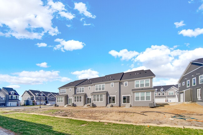 Building Photo - 2260 Horseshoe Cir