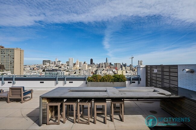 Building Photo - Pacific Heights: 10th Floor Corner Condo w/ Views, W/D in-unit, Parking & Shared Roof Deck @ The ...