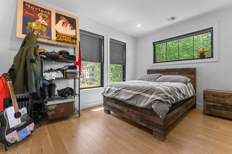 Building Photo - 68 Armandine St