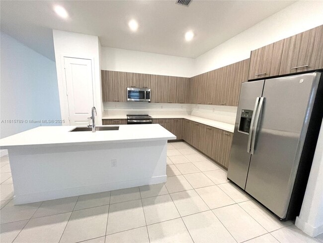 Building Photo - 4506 SW 174th Ave