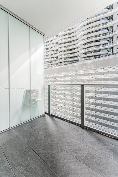 Building Photo - 1010 Brickell Ave