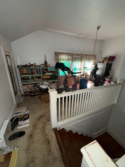 Building Photo - 3720 Manola Ave