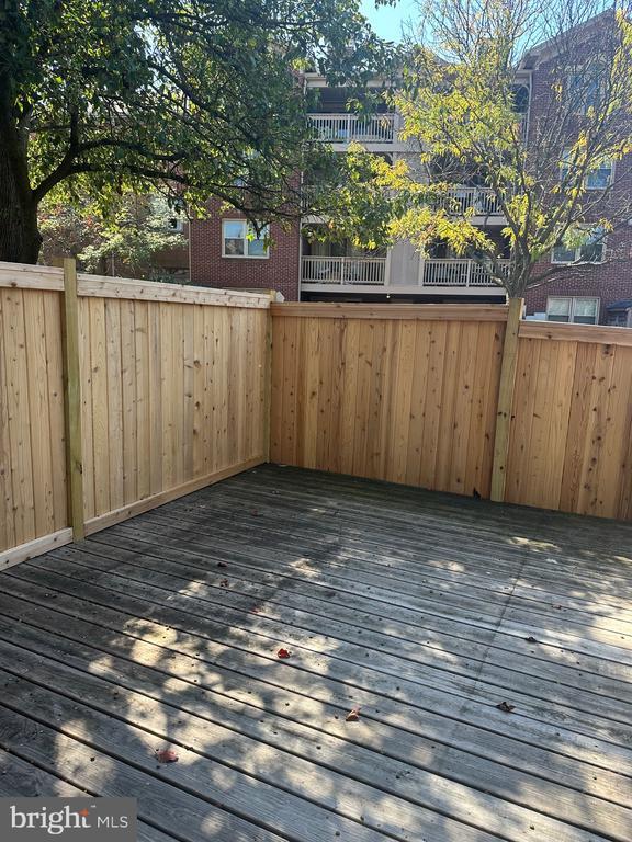Building Photo - 560 Colecroft Ct