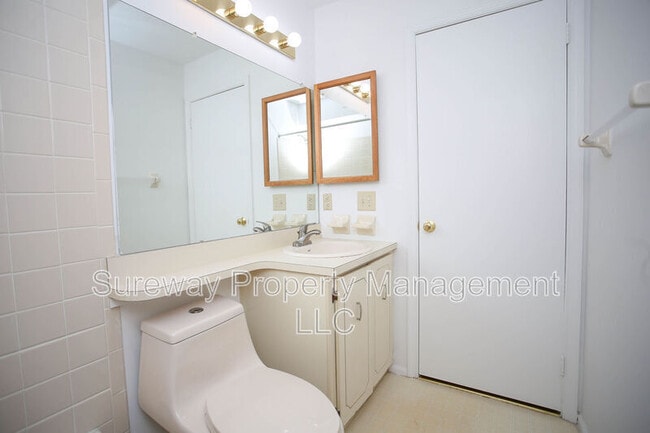 Building Photo - 1801A Sedgefield Dr