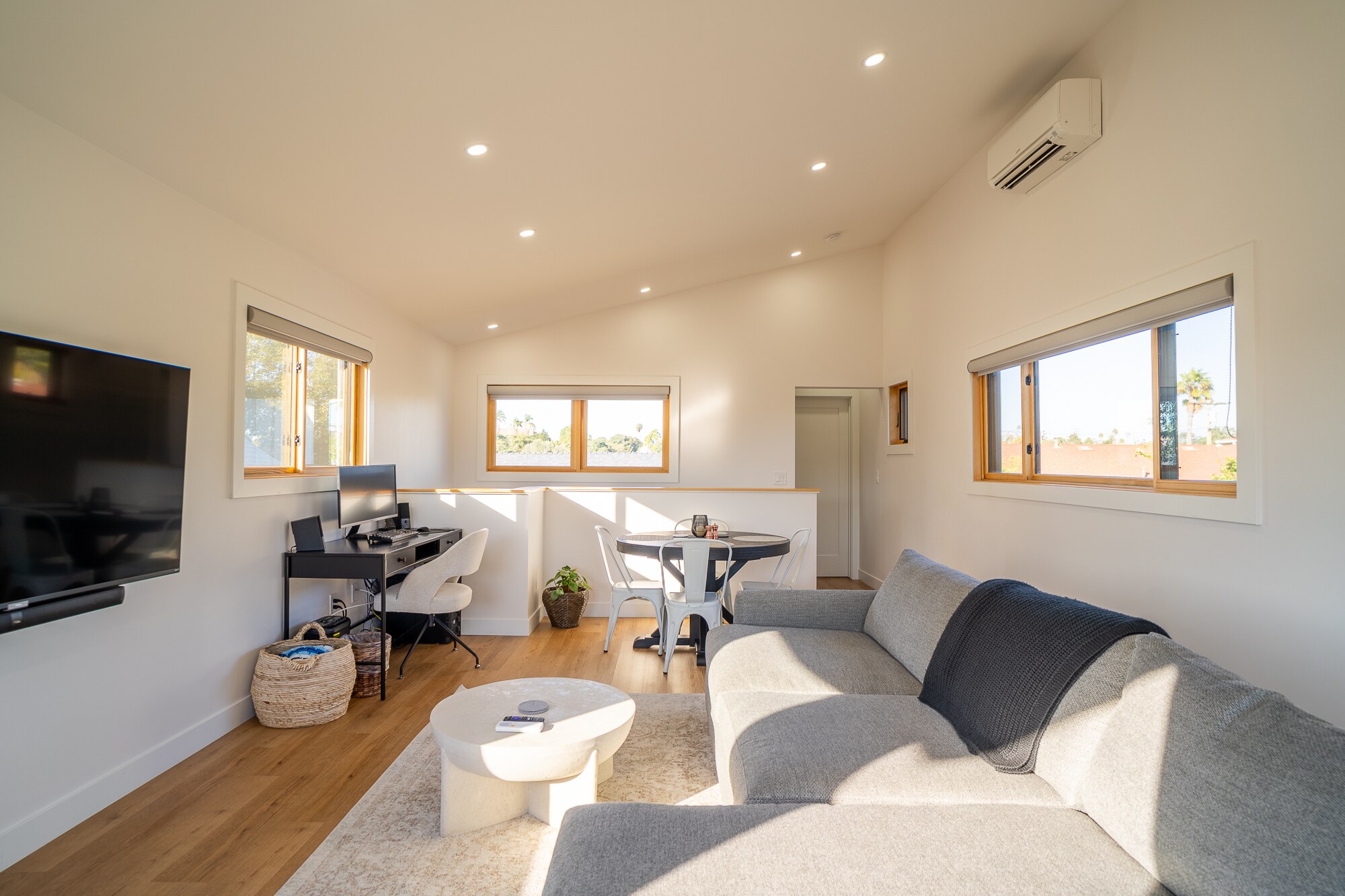 Building Photo - 3038 Beech St