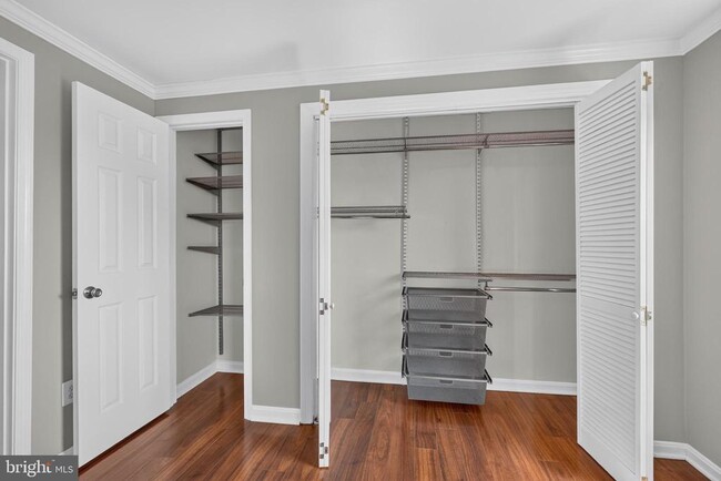 Building Photo - 6453 Linleigh Way