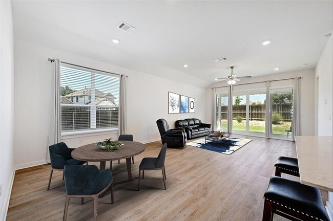 Building Photo - 2133 Alamar walk