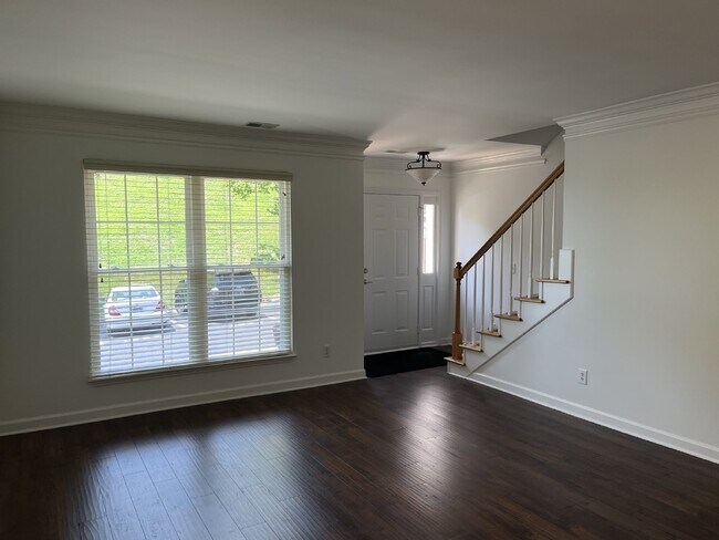 Building Photo - 1622 Brentwood Pointe