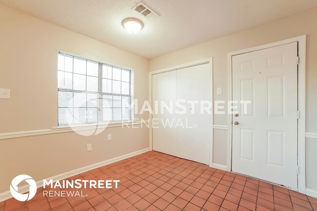 Building Photo - 5325 Longwood Cove