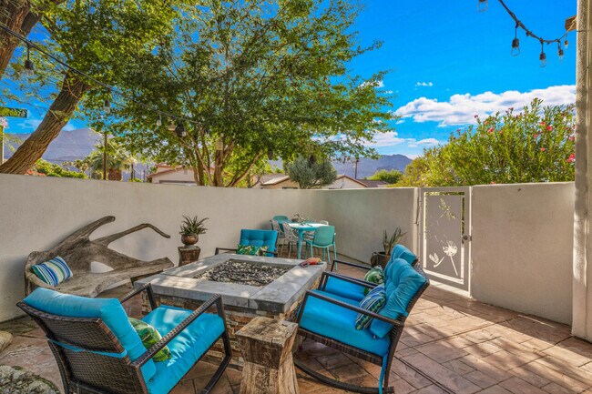 Building Photo - 53980 Avenida Mendoza