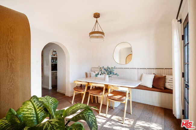 Building Photo - 6677 Maryland Dr