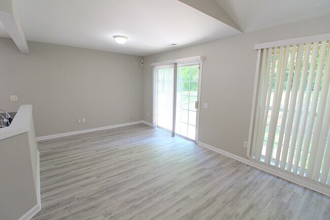 Building Photo - Updated 3-Bedroom Home in Silverstone Neighborhood – Move-In Ready!