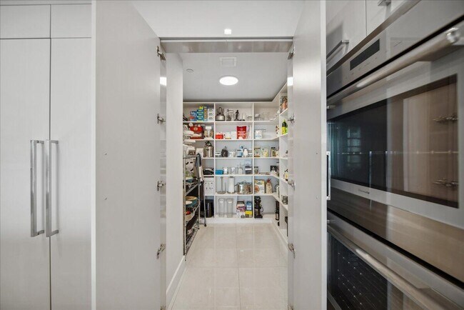 Building Photo - 5000 N Ocean Dr