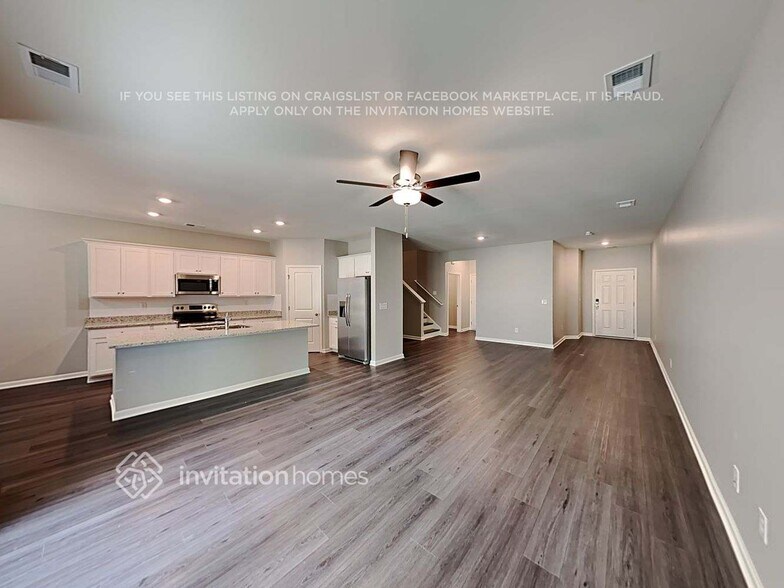 Building Photo - 121 Webster Cir