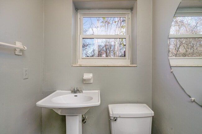 Building Photo - 5510 Country Dr