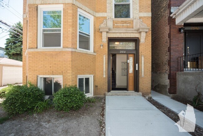 Building Photo - 2814.2F N Troy St
