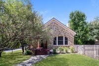 Building Photo - Rare opportunity!