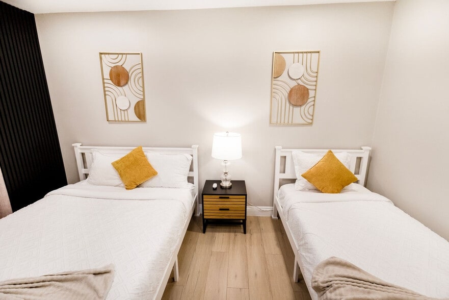 Building Photo - 6168 Cumberland St