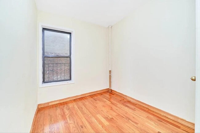 Building Photo - 501 W 135th St