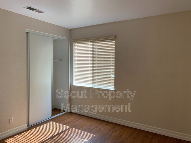 Building Photo - 29403 Via Espada