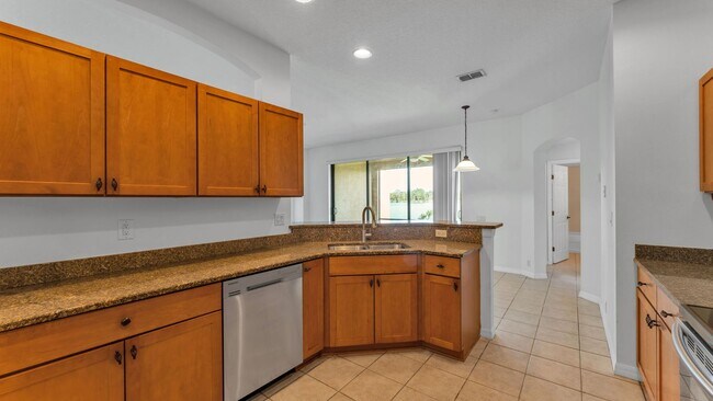 Building Photo - Waterfront home for RENT! 4 bed/2.5 bath