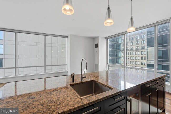 Building Photo - 1414 S Penn Square