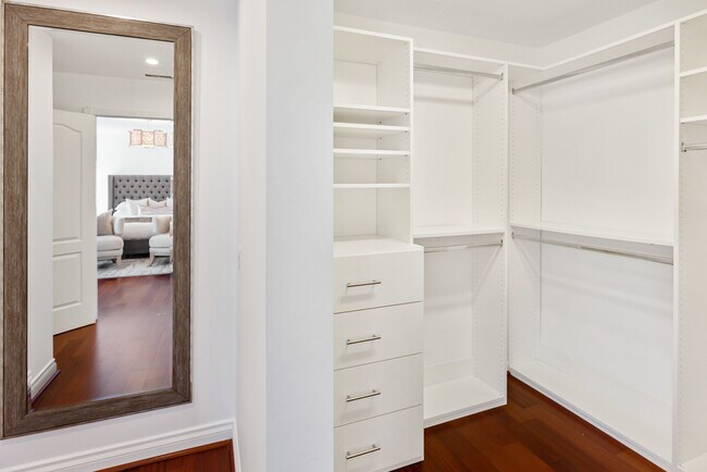 Building Photo - 7726 W 79th St