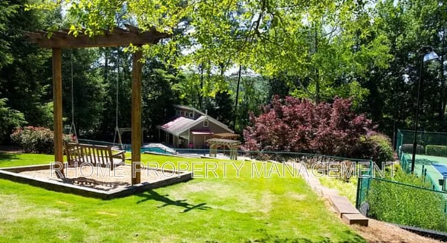 Building Photo - 1407 Riverview Dr