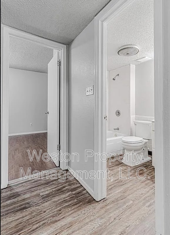 Building Photo - 1402 Bill Carrol Dr