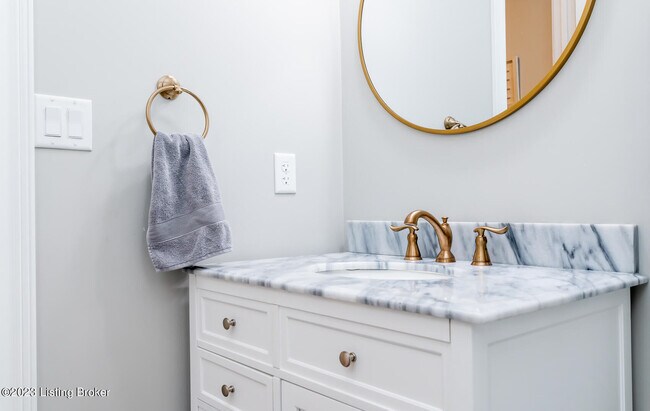 Building Photo - 10400 Meeting St