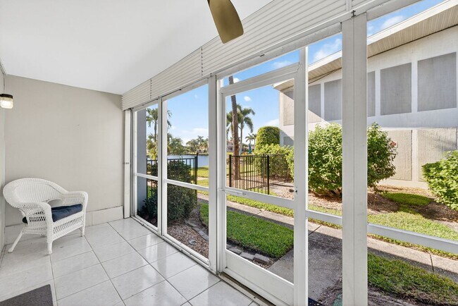 Building Photo - Vacation Rental 1 Bedroom 1 Path