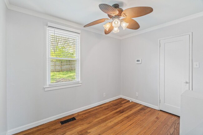 Building Photo - 3701 Vera Dr