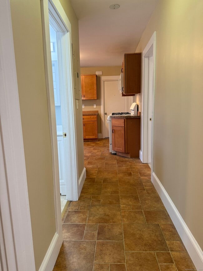 Building Photo - 255 Main St