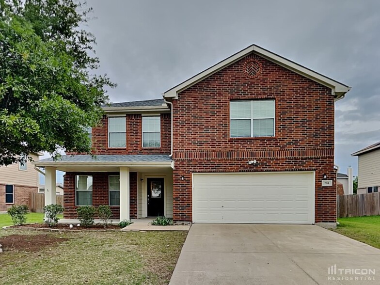 Building Photo - 204 Blue Roan Dr