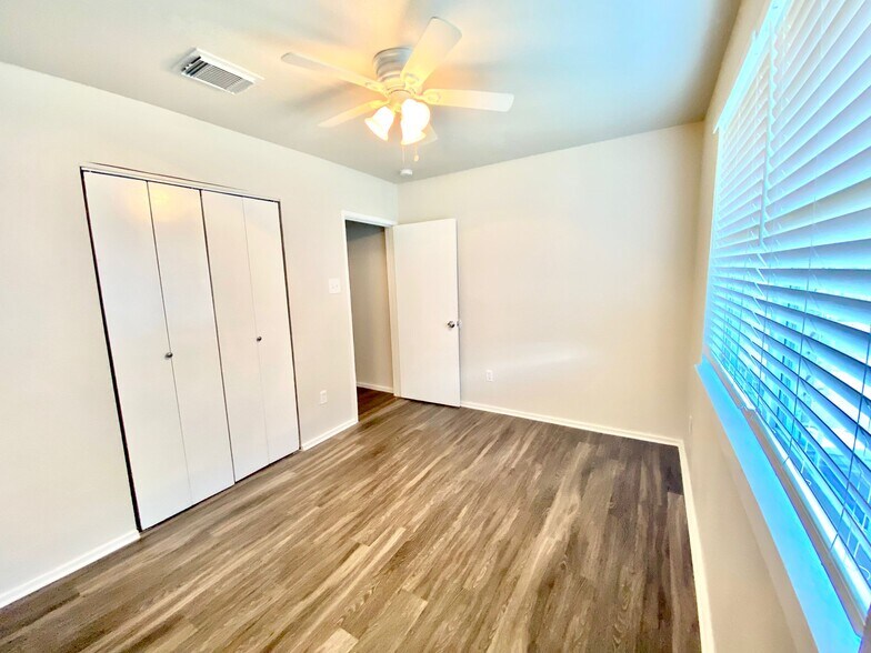 Building Photo - 8432 Garland St