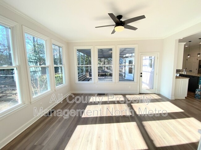 Building Photo - 565 Wayt Rd