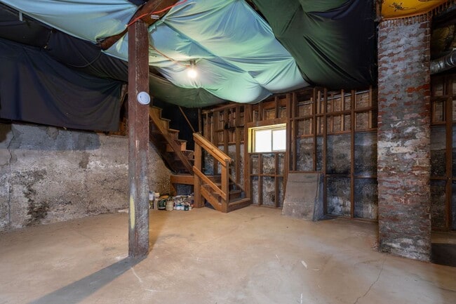 Building Photo - Spacious 3 bedroom, 1 Bath House in Inner SE Portland - Everything Right at Your Doorstep!